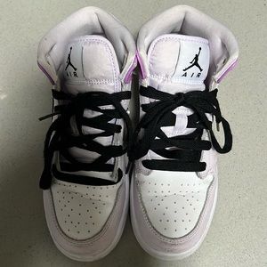 Jordan sneakers size 3.5 youth